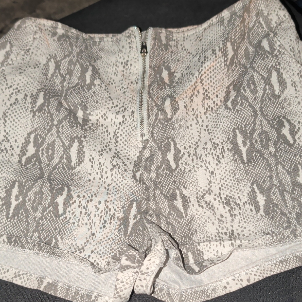 High-Waist Snake Print Women's Shorts in Light Gray